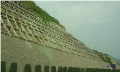公路路基路面設計體會(huì )，滿(mǎn)滿(mǎn)的都是不能疏忽的細節！